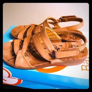 New Bare Traps Jerie Sandals Caramel Women…